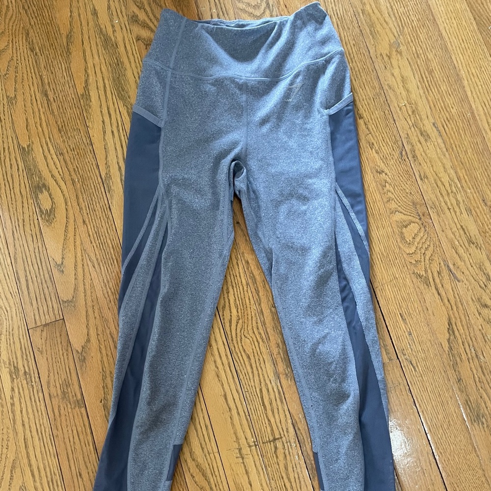 Gym shark leggings!